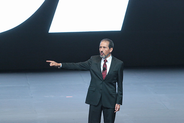 Esparza lanza mensaje de defensa a la BUAP en informe