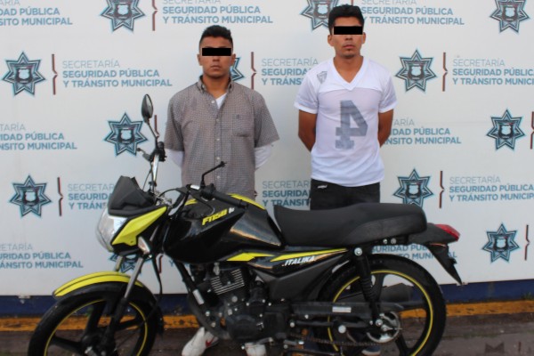 A bordo de una moto, asaltaban a mujeres