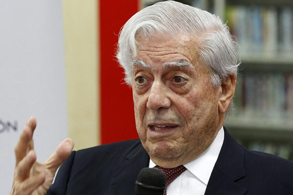 Vargas Llosa publica la novela “Tiempos recios”