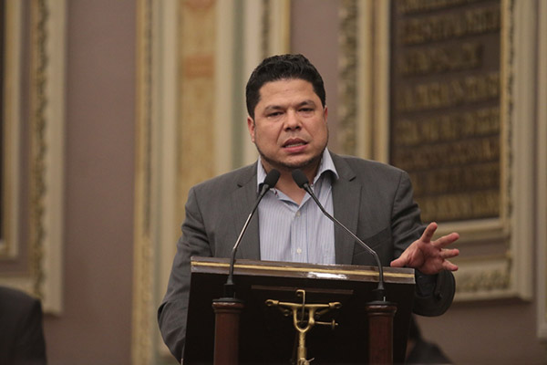 Presentan Iniciativa para prohibir la difusión de publicidad política en transporte público