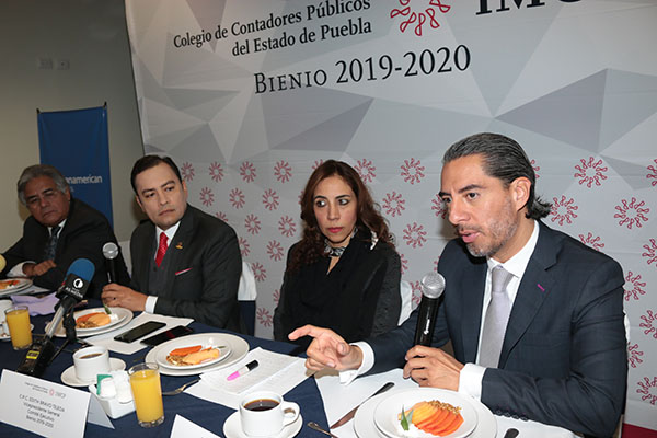 Exhorta SAT a contadores a denunciar actos ilícitos de sus clientes