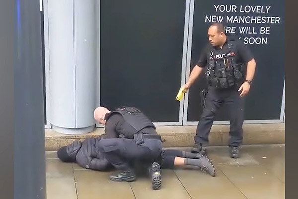 Arrestan por terrorismo a sospechoso de apuñalamiento en Manchester
