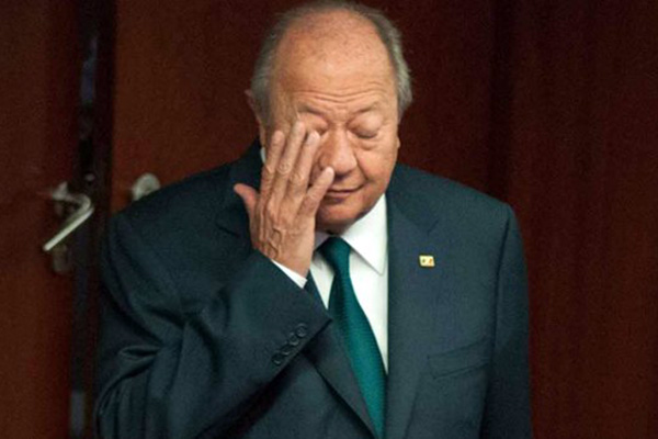 Renuncia Romero Deschamps como líder del sindicato de Pemex