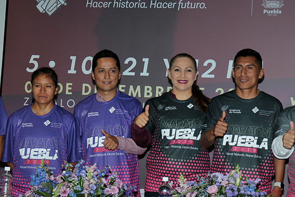 Presentan playera oficial del Maratón de Puebla