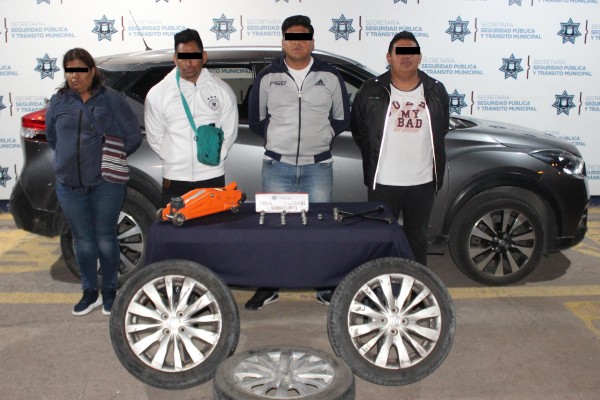 Ladrones de autopartes sorprendidos con las manos en la masa