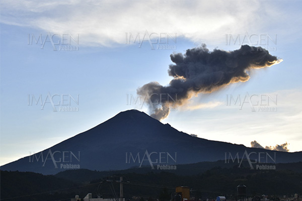 Emite Popocatépetl 258 exhalaciones en últimas 24 horas