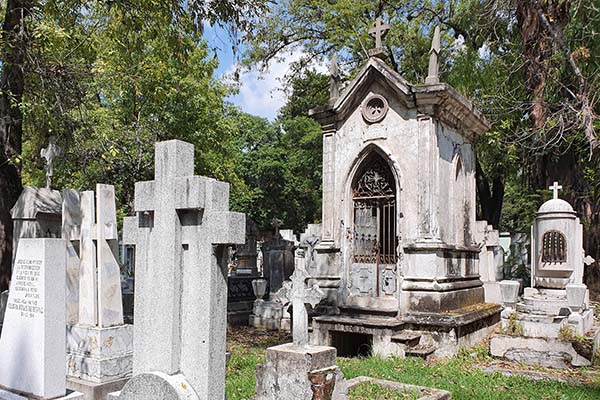 Panteón Municipal, entre la historia y arte funerario