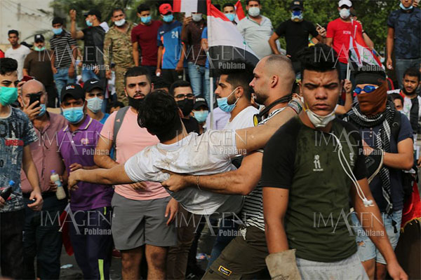 Seis días de protestas contra gobierno iraquí dejan cien muertos
