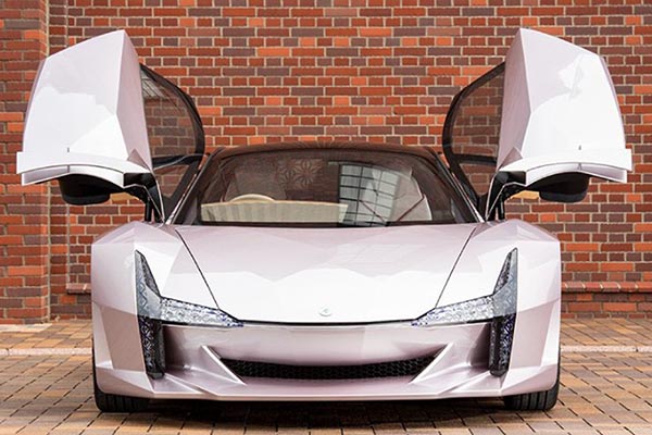 Científicos construyen auto deportivo con fibra de madera y desechos agrícolas