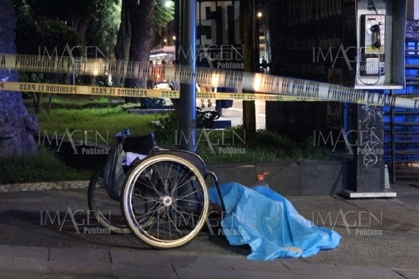 Muere en el Paseo Bravo tras negarse a ser atendido