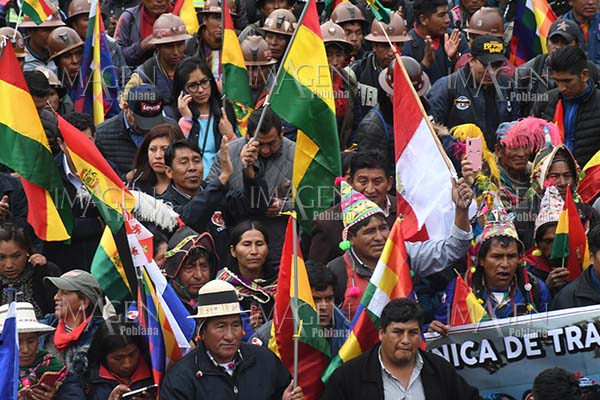 Filman el brutal ataque a una alcaldesa boliviana