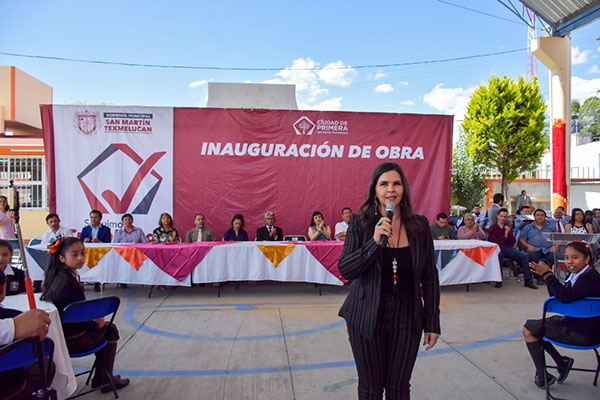 Gobierno de Texmelucan beneficia a comunidad estudiantil en El Moral