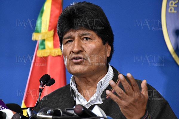 Evo Morales renuncia a presidencia de Bolivia