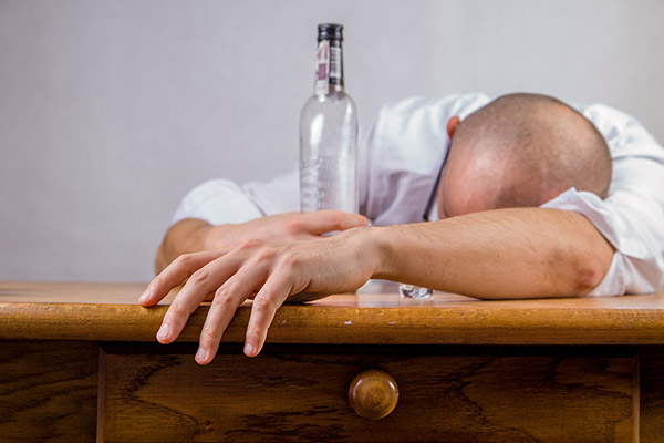 Consumo de alcohol ocasiona 5% de muertes en el mundo: OMS