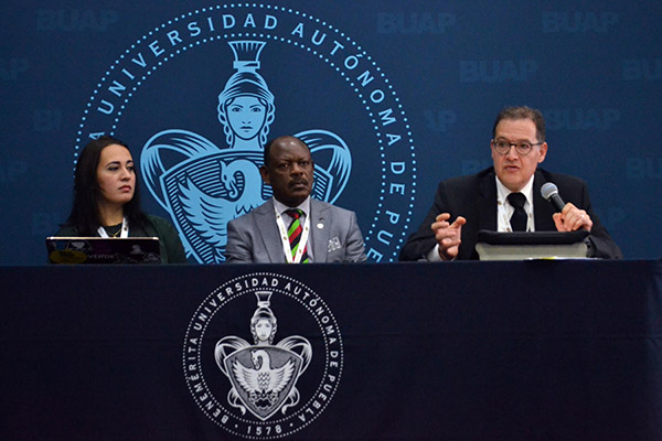 Expertos reflexionan en la BUAP sobre los retos de la educación superior