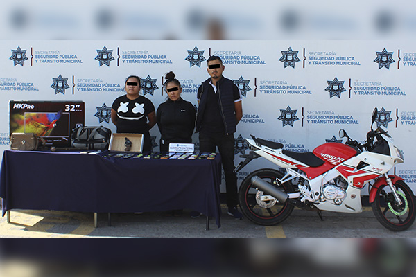 Policías municipales atrapan a los asaltantes de Elektra Xonacatepec
