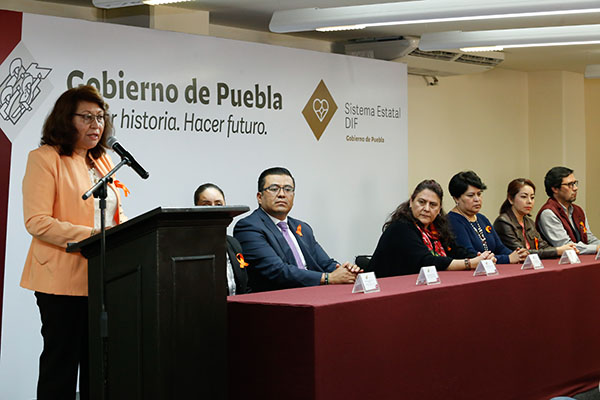 Compromiso del gobierno y del SEDIF erradicar violencia contra mujeres: Orozco Caballero