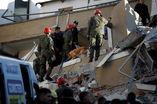 Se eleva a 21 el número de muertos por sismo en Albania