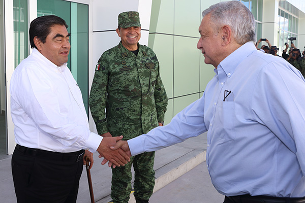 Supervisa el presidente López Obrador Industria Militar en Puebla