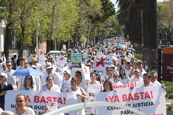 Encabezan panistas poblanos marcha contra AMLO a un año de gobierno