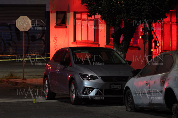 Abandonan coche robado en el violento asalto de Renacimiento