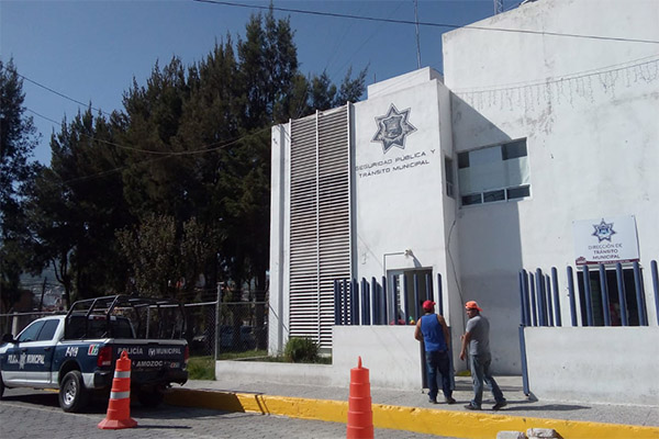 Comisario de Amozoc promete pagos a policías hoy a las 5 pm
