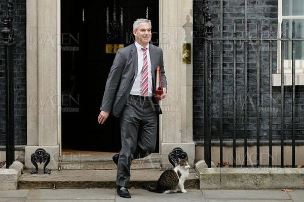 El cazador de ratones del Ministerio de Exteriores británico vuelve al trabajo