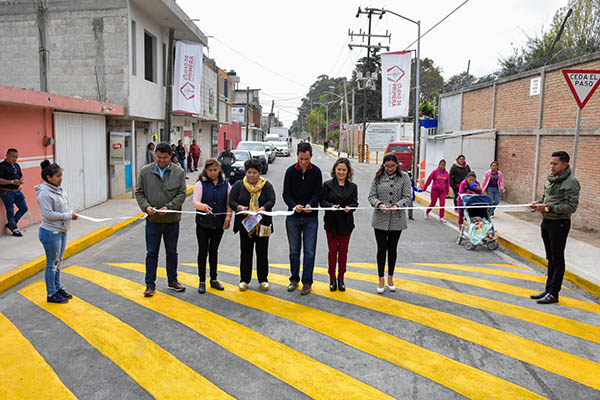 Ayuntamiento de Texmelucan entrega pavimentación de calle olvidada por 20 años