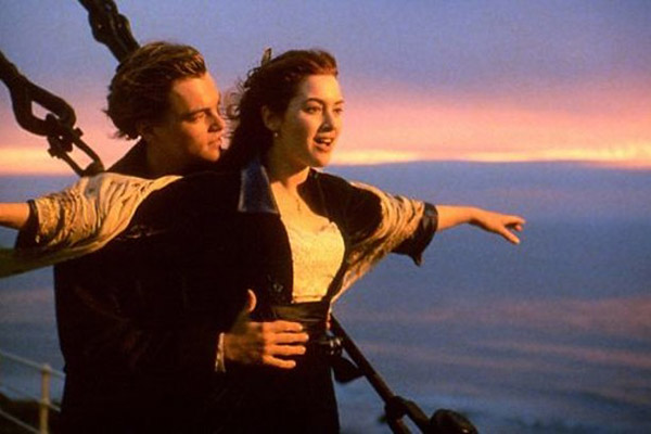 ¿El mejor “remake” de Titanic? Dos focas se relajan a bordo de un yate