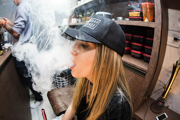 Estudio en EU confirma que vapeo causa lesiones pulmonares