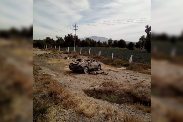 Aparatosa volcadura deja cuatro muertos en la Puebla-Orizaba