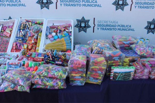 Autoridades municipales decomisan 115 kilos de pirotecnia