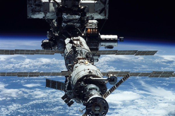 La Estación Espacial Internacional hace maniobra de elevación de su órbita