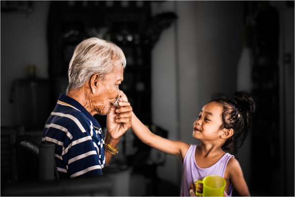 Abuelos que cuidan a sus nietos viven más