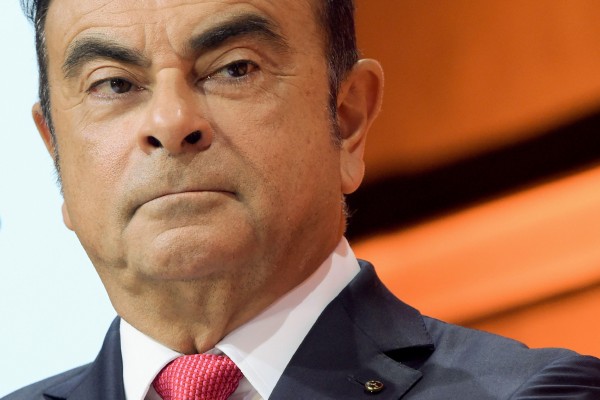 Exdirector de Nissan niega participación de su familia en huida de Japón