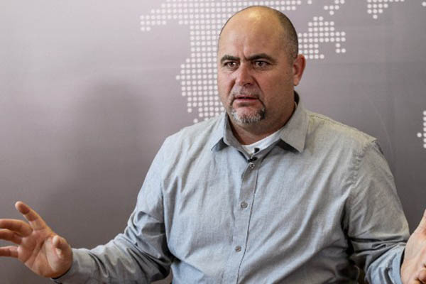 Sociedad debe organizarse para pedir cuentas al gobierno: Julián LeBarón