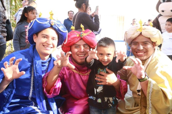 DIF de Atlixco regala sonrisas a niños y niñas del CRI