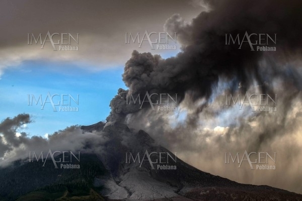 Nueva erupción de mortífero volcán en Filipinas