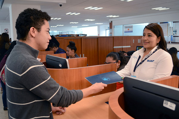 En abril, convocatoria para estímulos al personal administrativo y de confianza de la BUAP