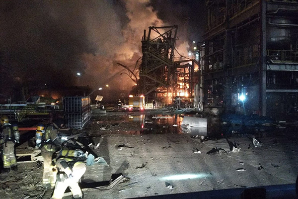 Publican el video del momento exacto de la explosión en la petroquímica en España