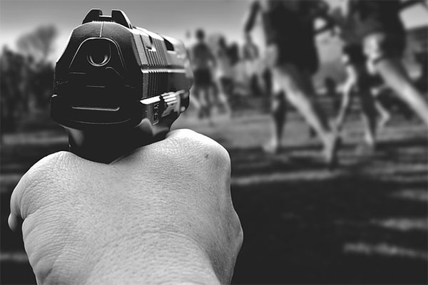 Un hombre mata a balazos a un estudiante en un tiroteo escolar en Texas