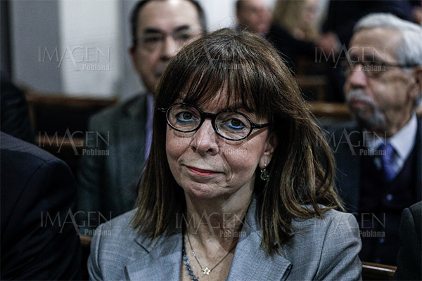 Grecia elige por primera vez a una mujer como presidenta