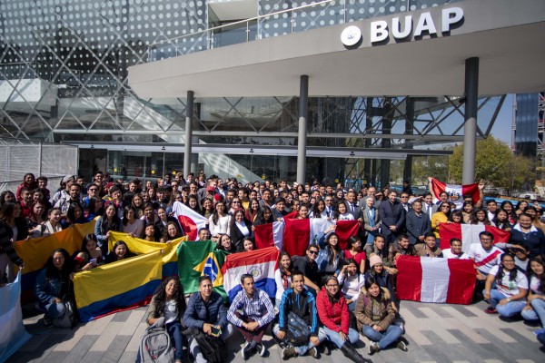Más de 350 estudiantes eligen a la BUAP para intercambio académico