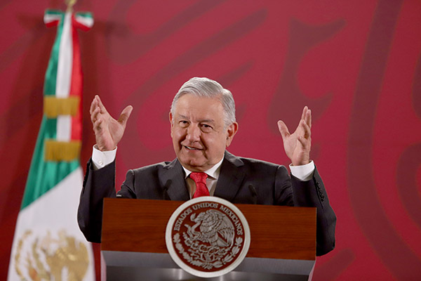 “Amor y paz”, respuesta de AMLO a dichos injuriosos de Trump sobre muro