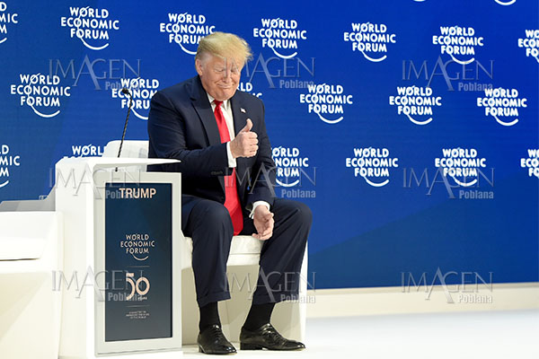 Trump firma tratado de libre comercio T-MEC