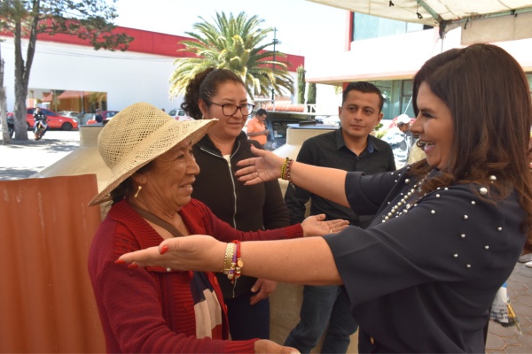 Norma Layón entrega insumos para el bienestar a 325 personas