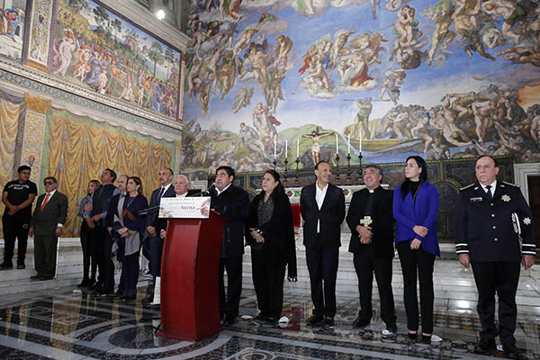 Barbosa presidió el cierre de puertas de la réplica de la Capilla Sixtina