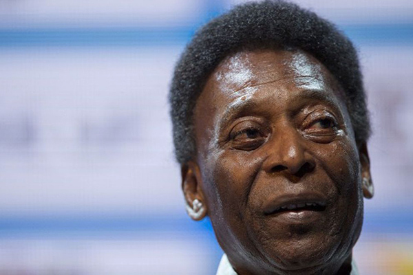 Pelé "tiene depresión" y está recluido en casa