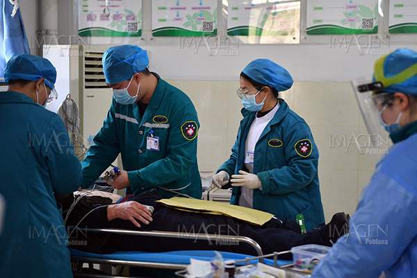 Sube a 1,016 muertos y 42,638 contagiados el balance del coronavirus en China