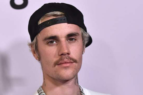 Justin Bieber se transforma en don Ramón y las redes explotan